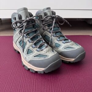 Like New! Vasque Breeze 4.0 Waterproof Hiking Boots